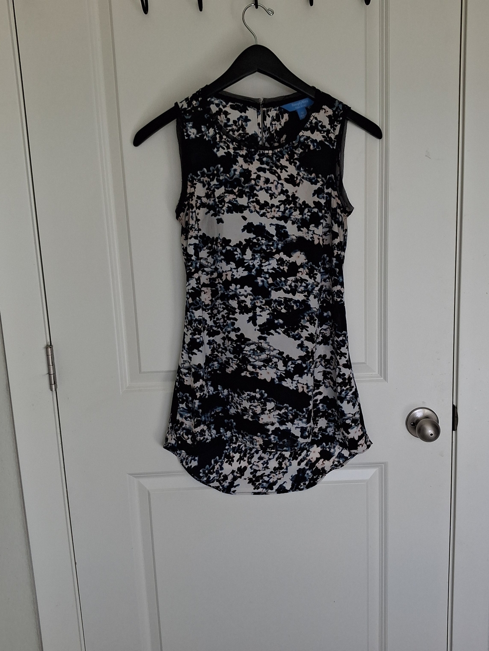 Simply Vera Vera Wang Graphic Abstract Print Tank Top Black White Trim - Sz Xs